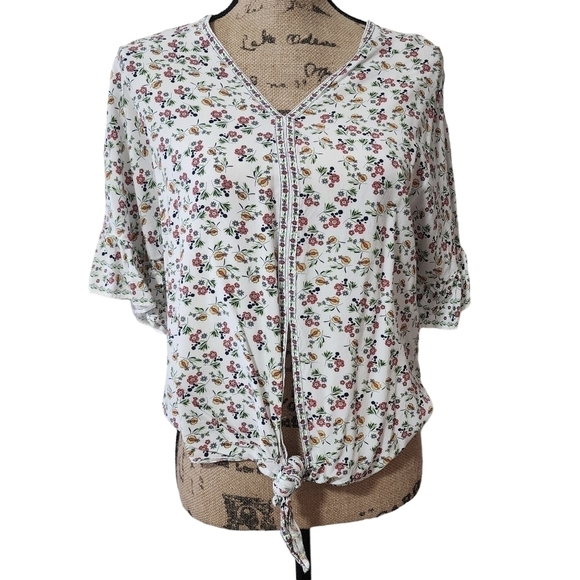3/$25 Max Studio Front Tie Floral Short Sleeve Blouse - XS - Picture 1 of 8